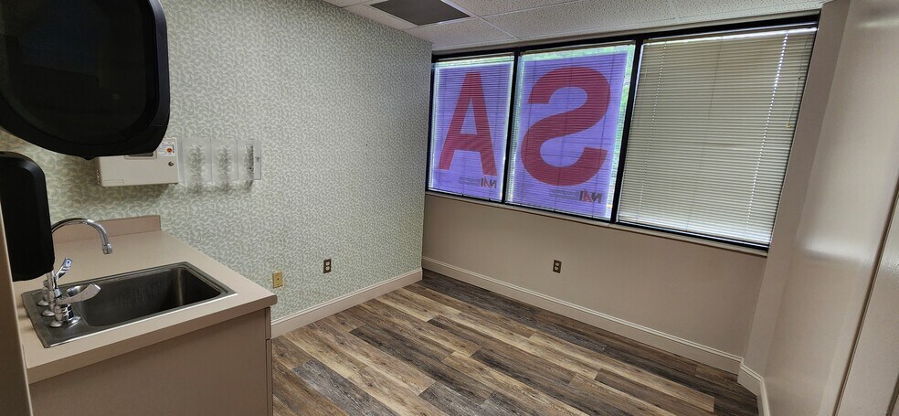 More Photos Of 200 Arh Ln, Low Moor Hospital For Sale