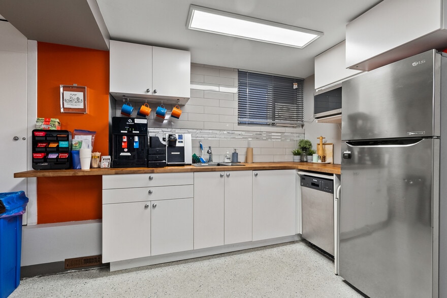 More Photos Of 499 Preston St, Ottawa Religious Facility For Sale