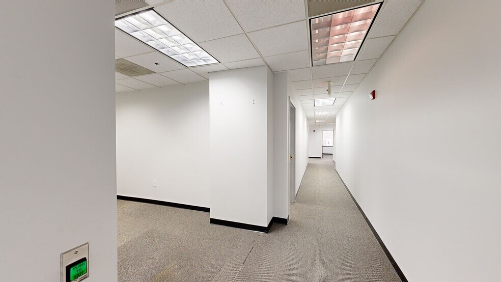 More Photos Of 1320 Old Chain Bridge Rd, McLean Office For Lease