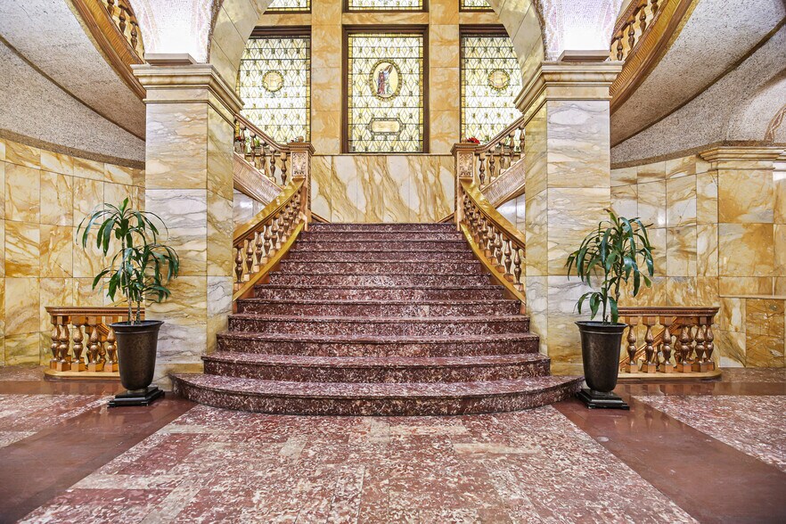 More Photos Of 730 17th St, Denver Office For Sale