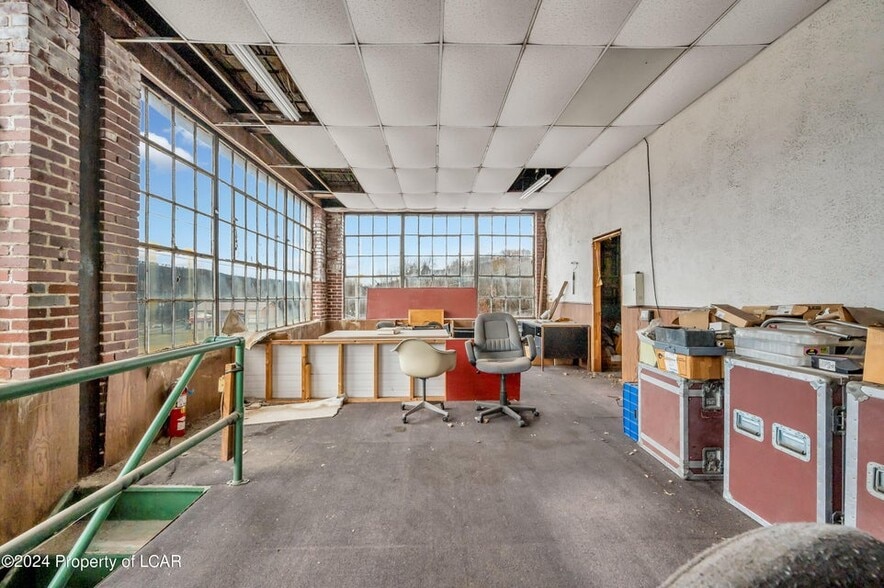 More Photos Of 1001 W Centre St, Mahanoy City Warehouse For Sale