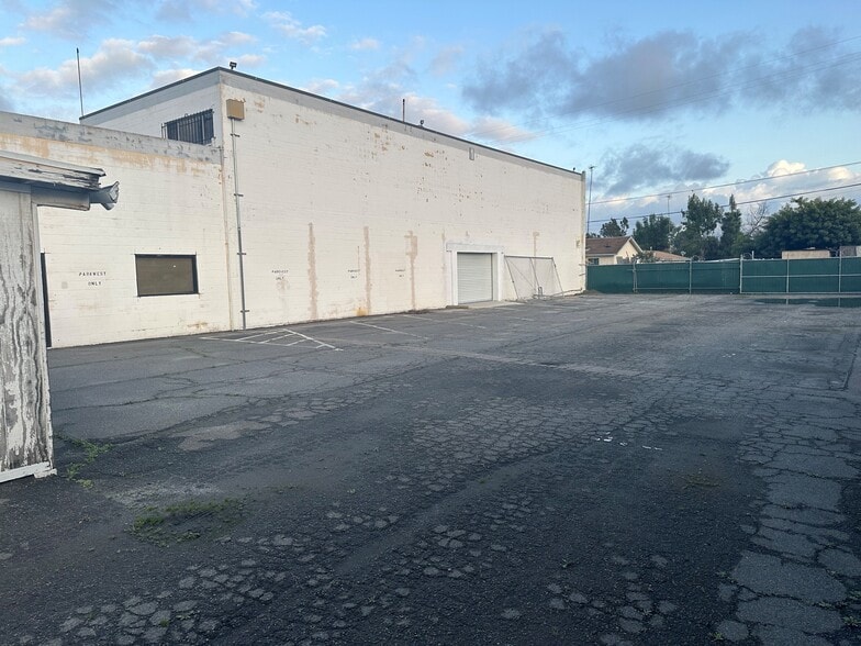 More Photos Of 529 W 4th Ave, Escondido Warehouse For Lease