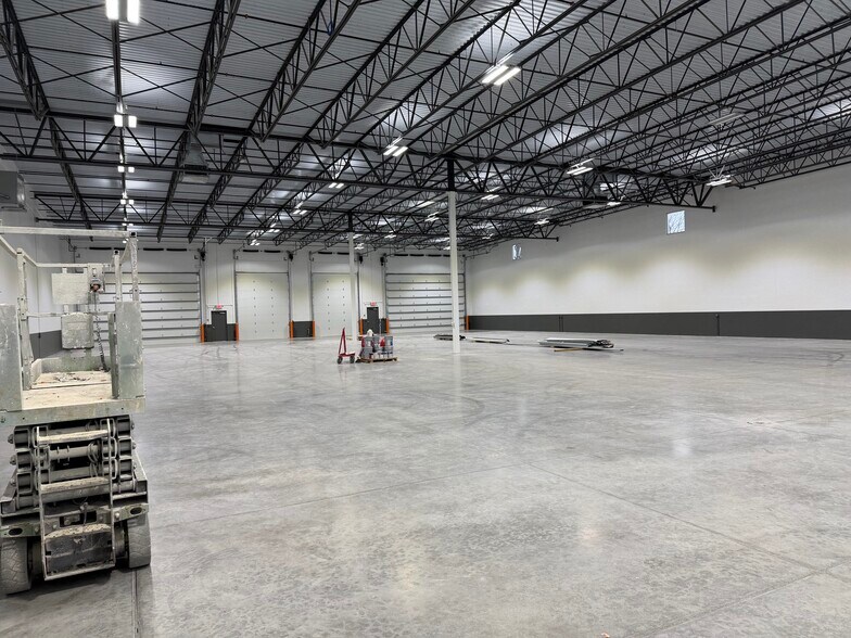 More Photos Of 9863 E US Highway 136, Brownsburg Warehouse For Lease