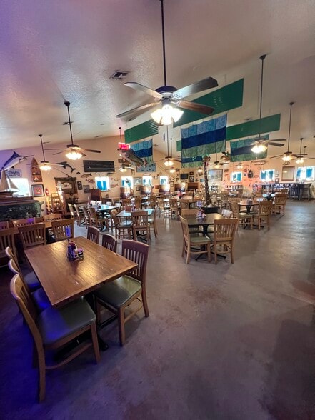 More Photos Of 8453 US Highway 181 N, Floresville Restaurant For Sale