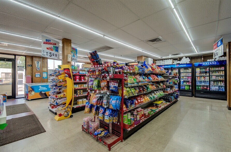 More Photos Of 1705 SW Frank Phillips Blvd, Bartlesville Service Station For Sale