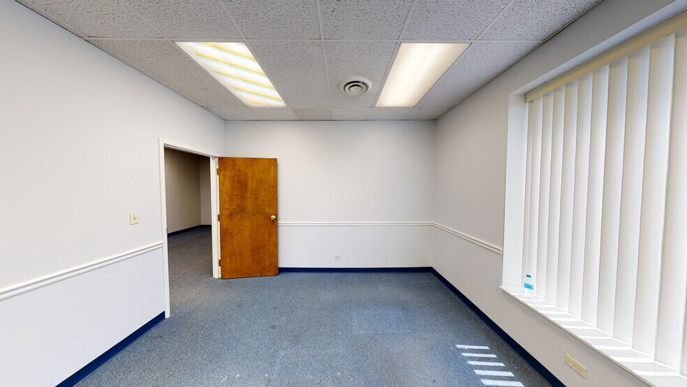 More Photos Of 3401-3419 N Kennicott Ave, Arlington Heights Medical For Lease