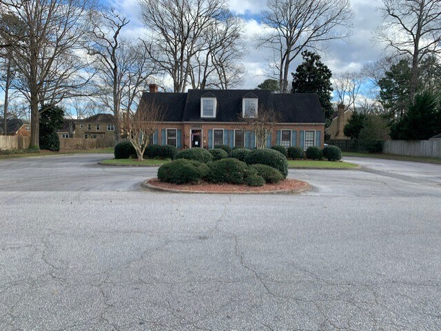 More Photos Of 4700 Thoroughgood Sq, Virginia Beach Office For Lease