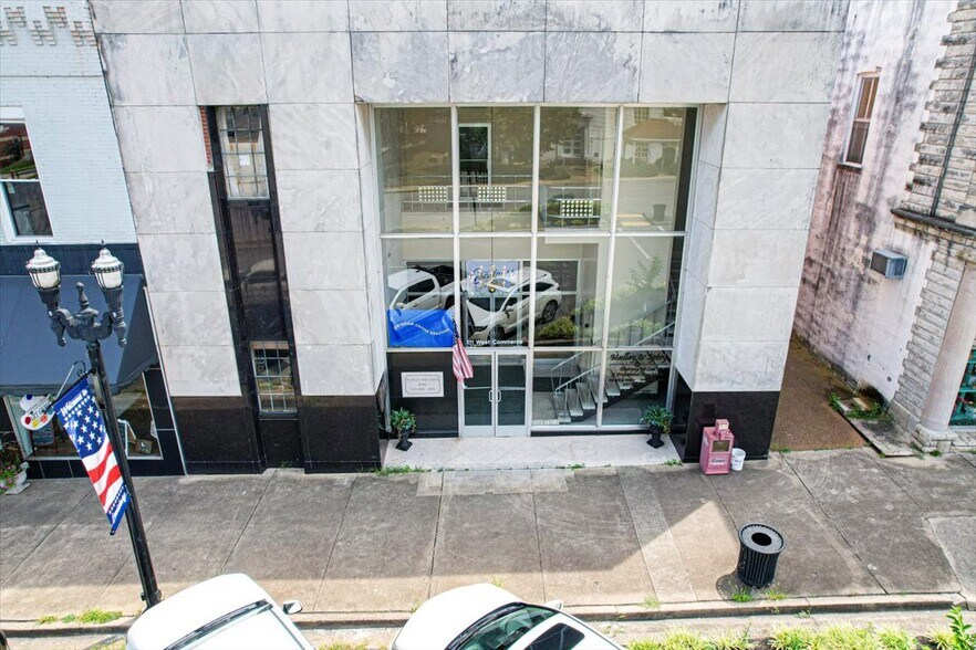 More Photos Of 111 W Commerce St, Lewisburg Bank For Sale