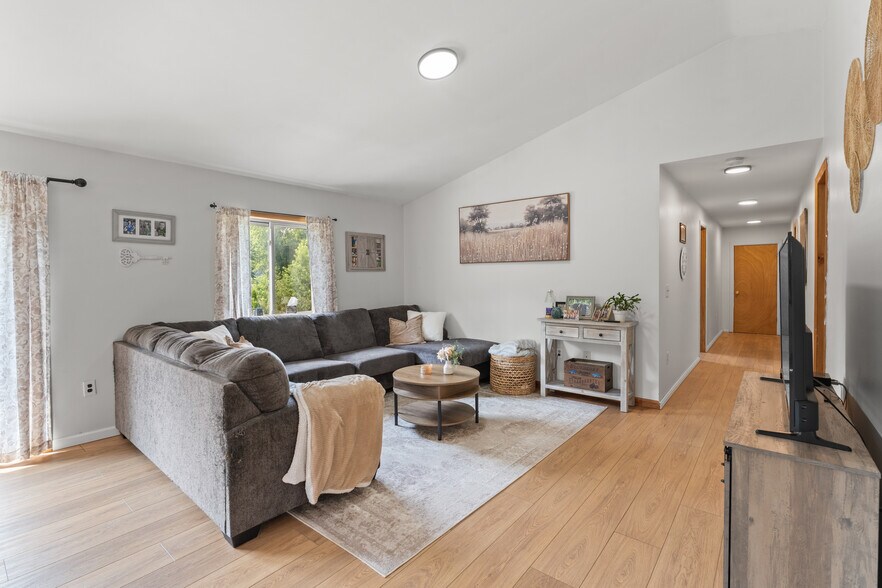 More Photos Of 2582 State Highway 7, Bainbridge Restaurant For Sale
