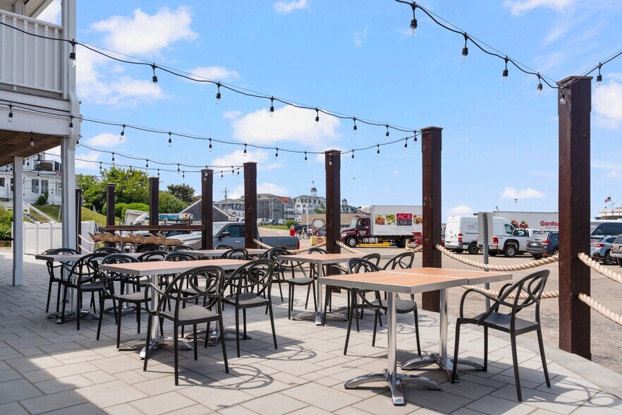 More Photos Of 212 Water St, Block Island Storefront For Sale