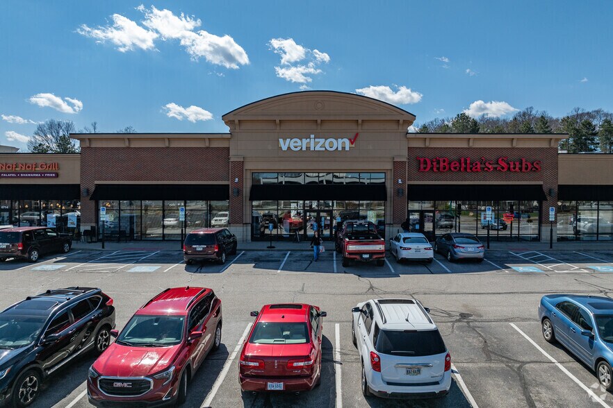 More Photos Of 6700 Rockside Rd, Independence General Retail For Lease