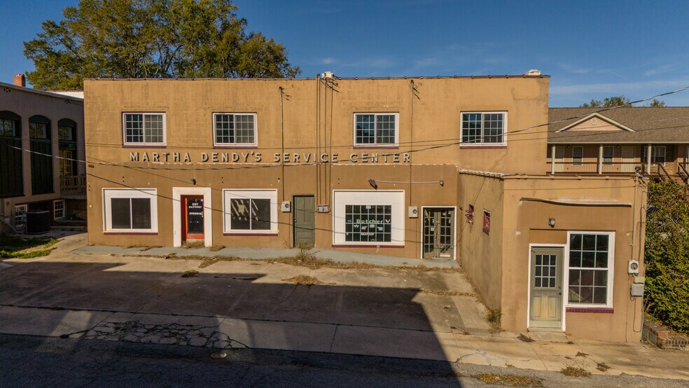 More Photos Of 105 Enterprise St, Clinton Storefront Retail Residential For Sale