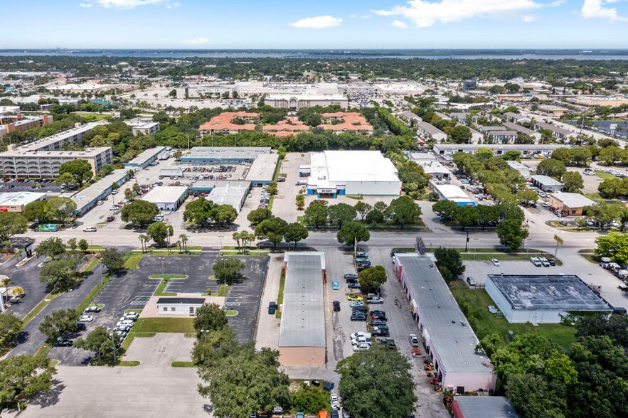 More Photos Of 4145 Fowler St, Fort Myers Auto Repair For Sale