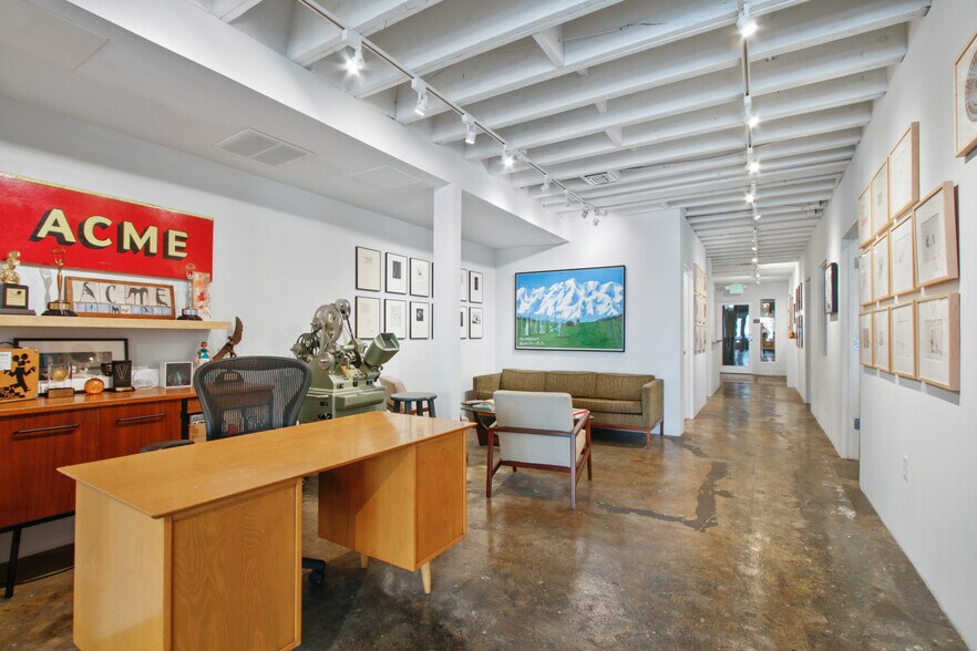 More Photos Of 3347 Motor Ave, Los Angeles Loft Creative Space For Lease