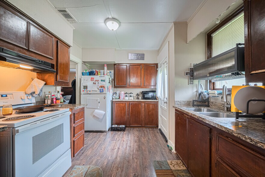 More Photos Of , Wharton Multifamily For Sale