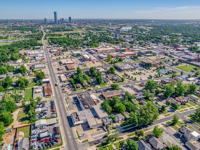 More Photos Of 2812 S Walker Ave, Oklahoma City Auto Dealership For Sale
