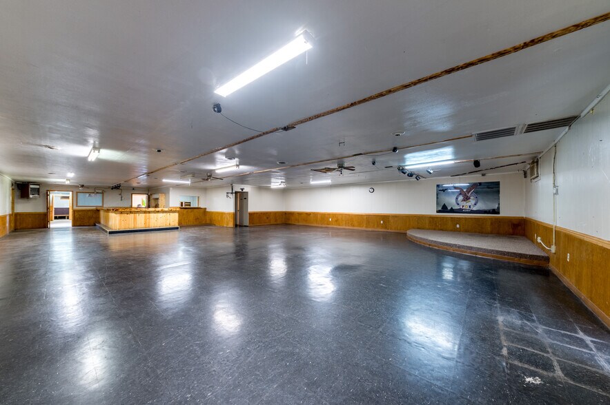 More Photos Of 2671 Clarksburg Rd, Buckhannon Restaurant For Sale