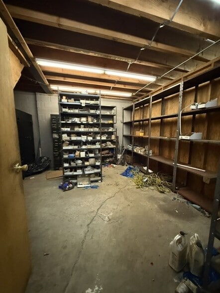 More Photos Of 223 52nd St, Brooklyn Warehouse For Lease