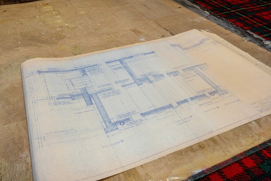 More Photos Of 532 E Walnut St, Springfield Freestanding For Sale