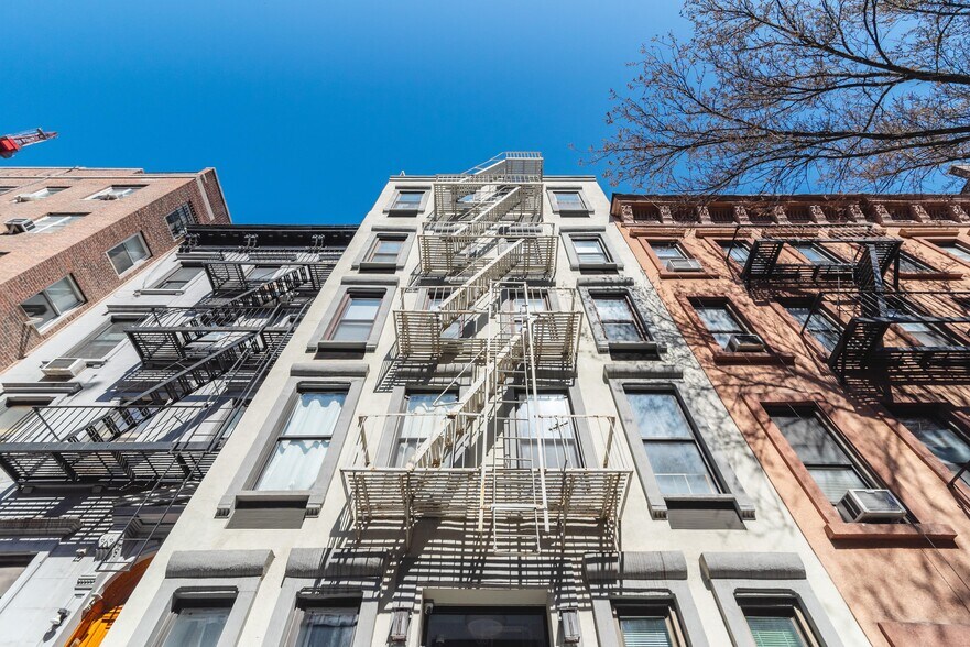 More Photos Of 337 E 77th St, New York Apartments For Sale