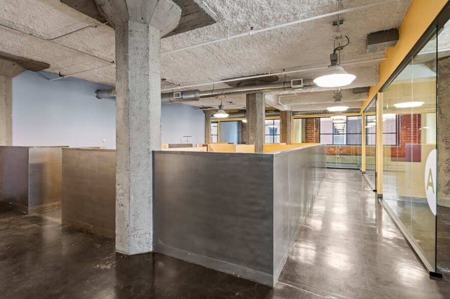 More Photos Of 718 Washington Ave N, Minneapolis Loft Creative Space For Sale