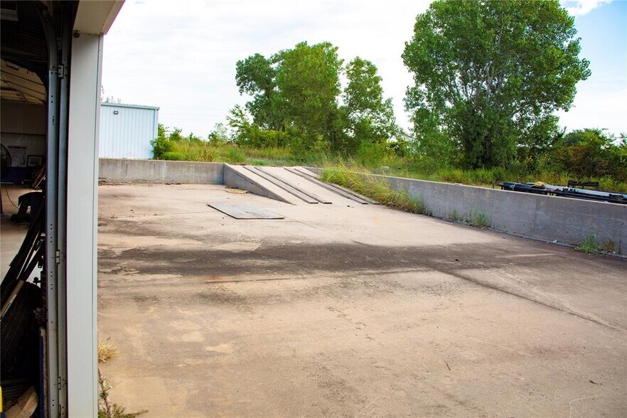 More Photos Of 2249 County Street 2810, Chickasha Industrial For Sale