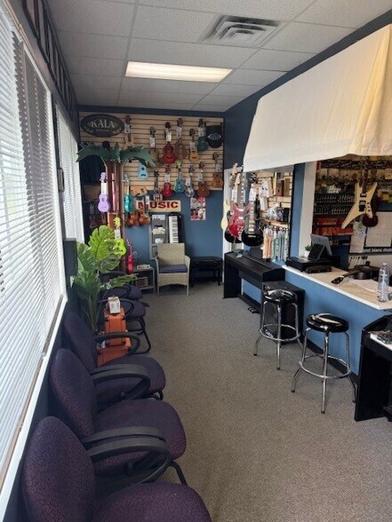 More Photos Of 360 E Grand Blanc Rd, Grand Blanc Office For Lease