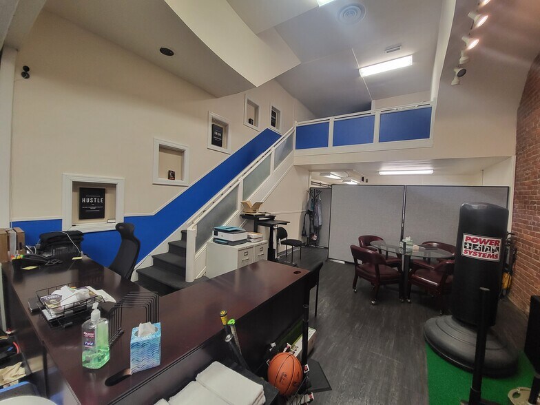 More Photos Of 327 Main St, Evansville Storefront For Sale