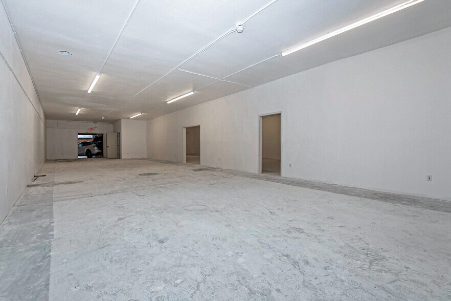 More Photos Of 5557 Cahuenga Blvd, North Hollywood General Retail For Sale