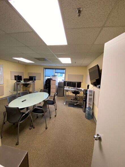 More Photos Of 3156 N Valley Pike, Harrisonburg Office For Lease