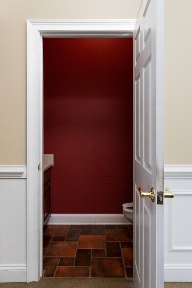 More Photos Of 1300 E Main St, Cartersville Medical For Sale