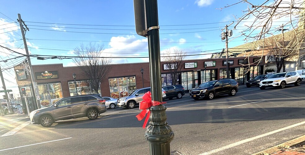 More Photos Of 968-984 Hempstead Tpke, Franklin Square Storefront For Sale