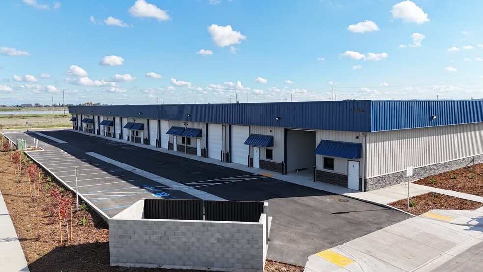 More Photos Of 1200 Montclaire Dr, Ceres Distribution For Lease