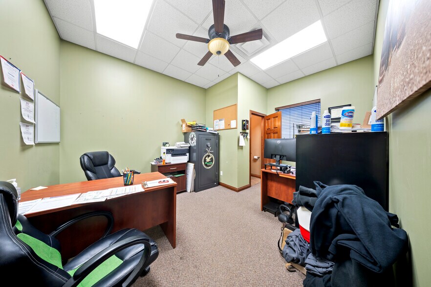 More Photos Of 3224 Winchester Ave, Ashland Flex For Sale