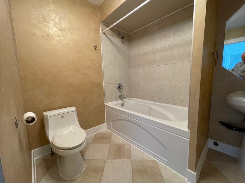 More Photos Of 4950 Victoria Dr, Vancouver Storefront For Sale