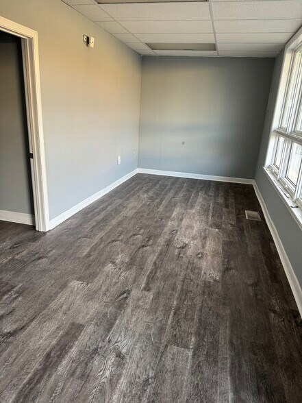 More Photos Of 114 Pembroke St, Kingston Storefront Retail Residential For Sale