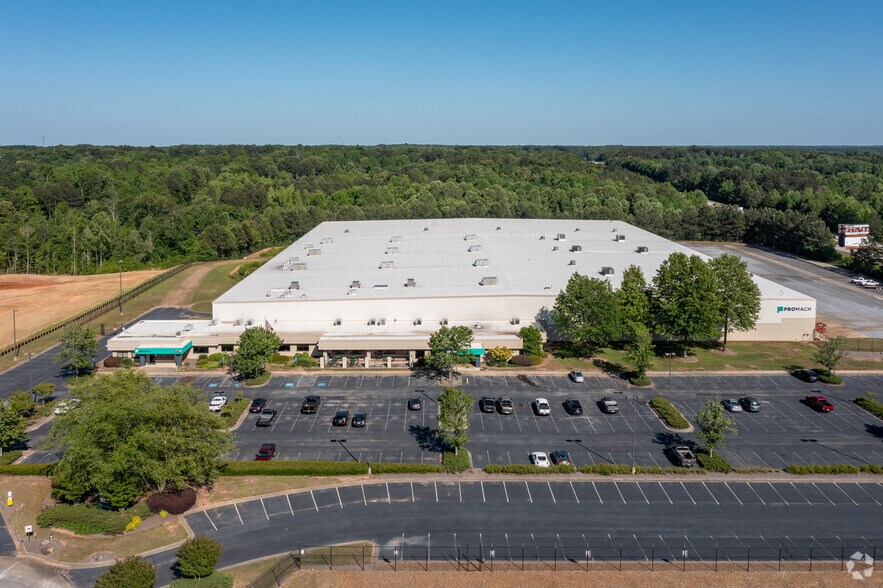 More Photos Of 1965 Statham Dr, Statham Distribution For Lease