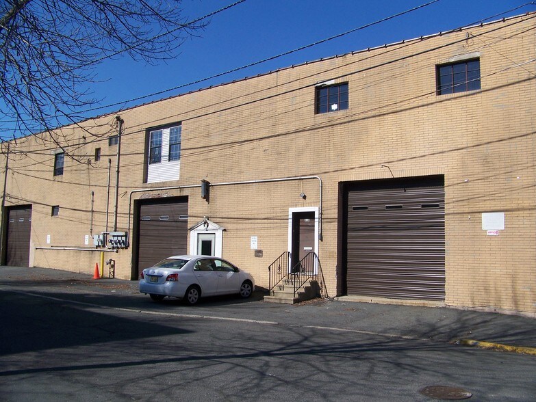 More Photos Of 117 Herman St, East Rutherford Manufacturing For Lease