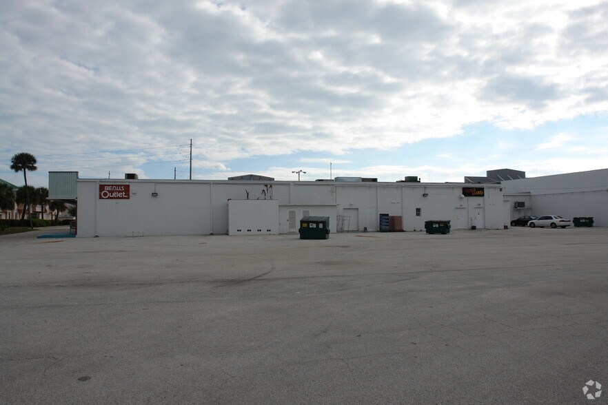 More Photos Of 100 Canaveral Plaza Blvd, Cocoa Beach Supermarket For Lease