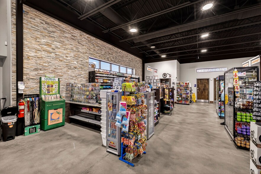 More Photos Of 221 Tanger Outlets Blvd, Pooler Service Station For Sale