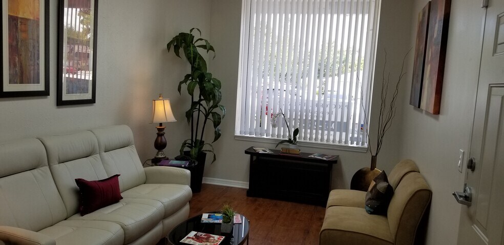 More Photos Of 3021-3027 Manatee Ave W, Bradenton Unknown For Lease