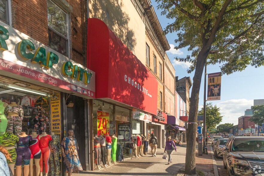 Primary Photo Of 991 Flatbush Ave, Brooklyn Storefront For Lease