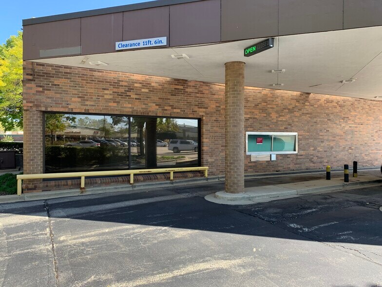 More Photos Of 1355 W Dundee Rd, Buffalo Grove Bank For Lease
