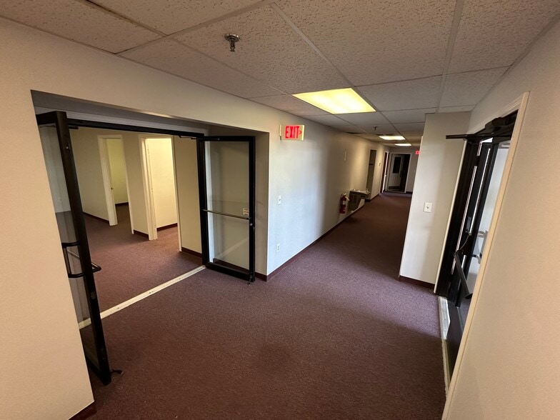 More Photos Of 61 Ffyler Pl, Suffield Unknown For Lease
