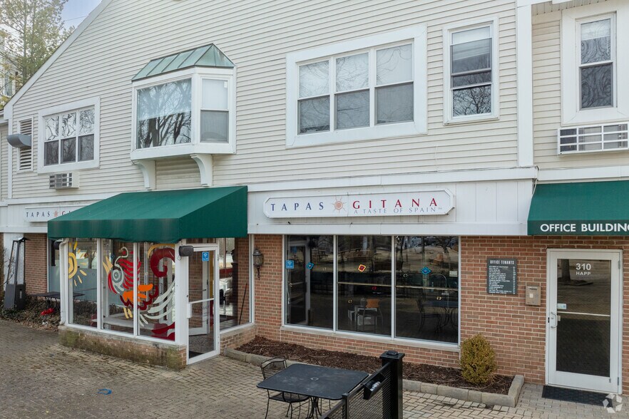 More Photos Of 300-310 Happ Rd, Northfield Unknown For Lease