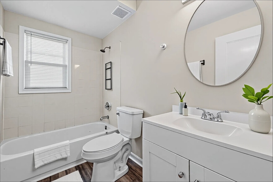 More Photos Of 2607 Cedarhurst Dr, Charlotte Apartments For Sale