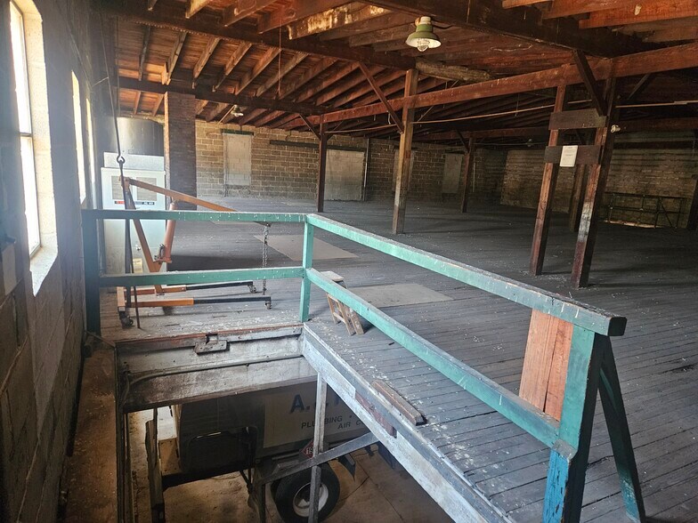 More Photos Of 173 Water St, Bridgeton Warehouse For Sale