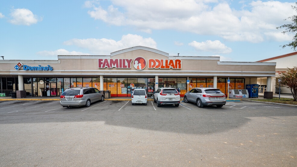 Primary Photo Of 5810-5840 SE Abshier Blvd, Belleview Storefront For Sale