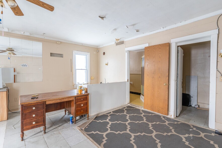 More Photos Of 392 Lyell Ave, Rochester Bar For Sale