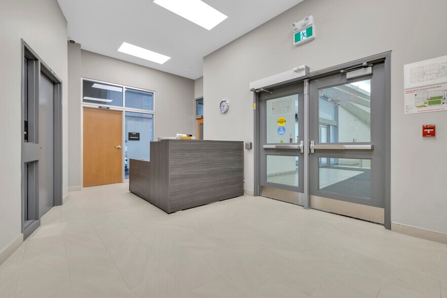 More Photos Of 1 Riverside Dr W, Windsor Office For Lease